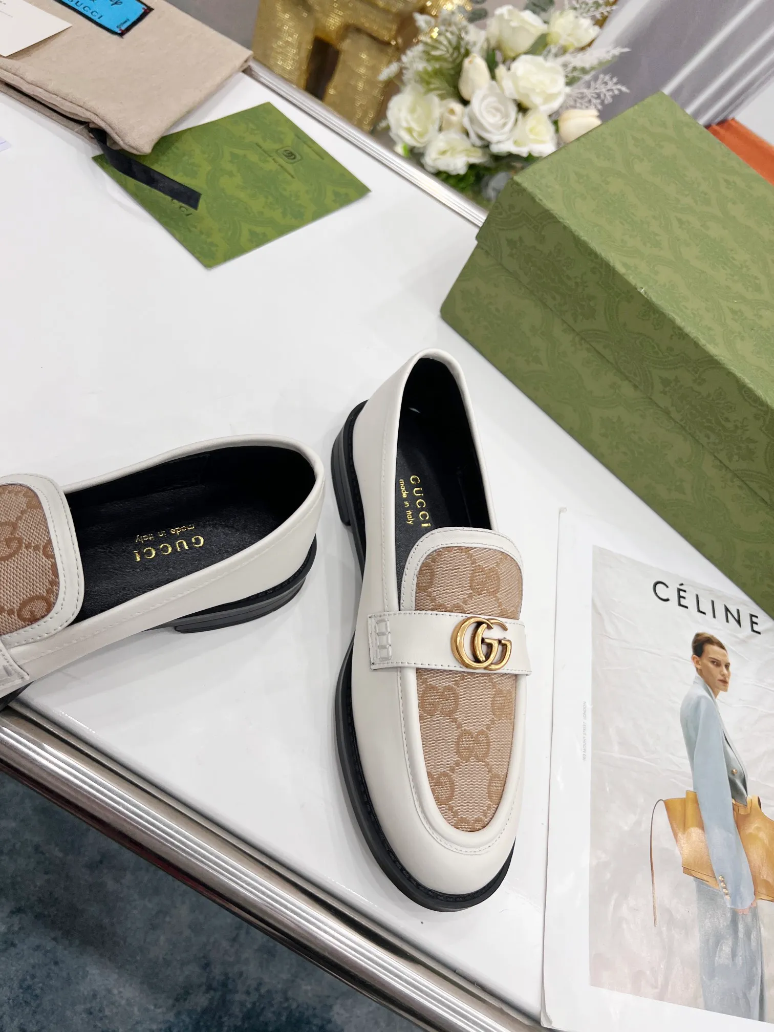 👟👟Ex-factory price 440👟👟 2022 new G family classic design loafers, made of V-shaped quilted effect leather, double G monogram evolved from Gucci, calf leather, mixed sheepskin lining, heel height 1.5 cm, original molded wear-resistant Tpu outsole. Code number 35-42,
